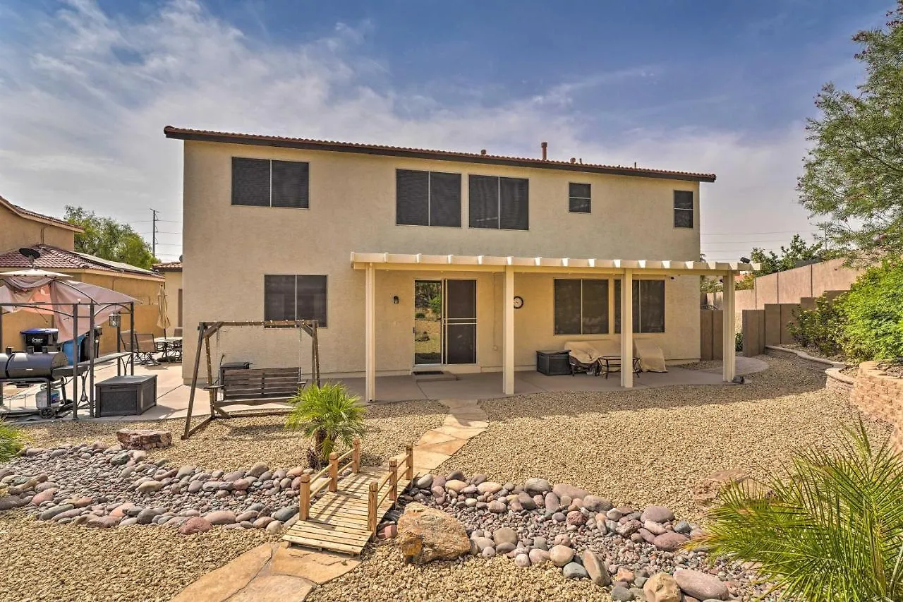 度假居 Spacious North Las Vegas Home With Yard 美国