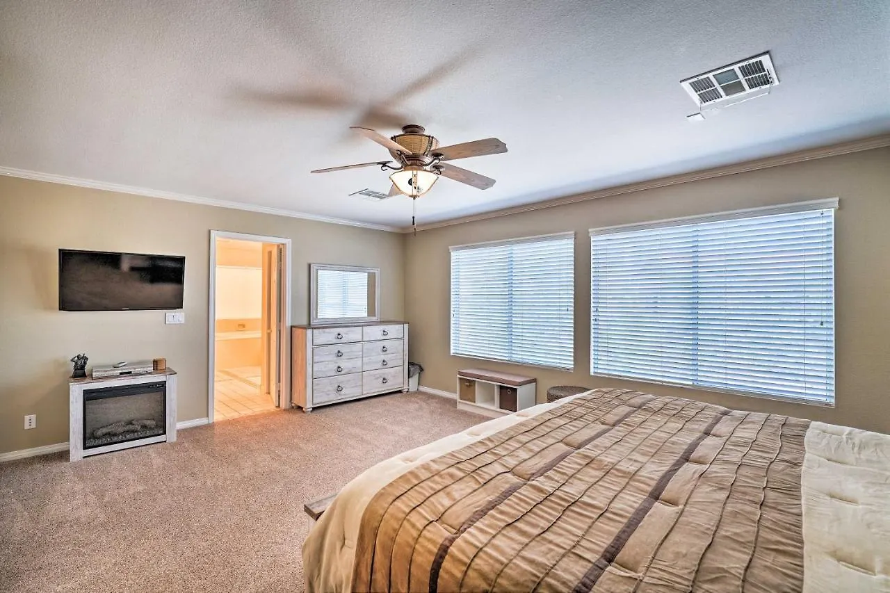 Spacious North Las Vegas Home With Yard