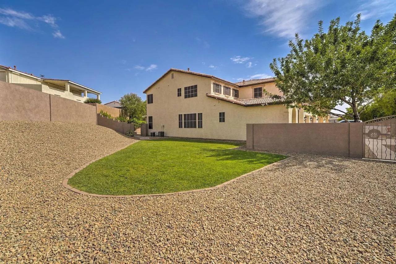 Spacious North Las Vegas Home With Yard 0*,
