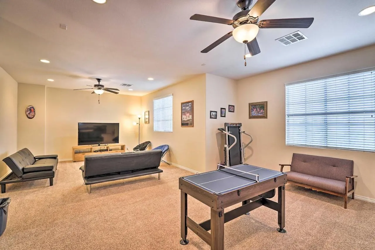 Spacious North Las Vegas Home With Yard