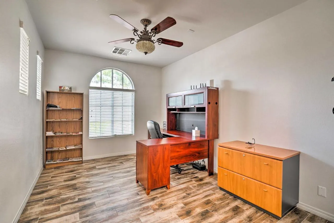펜션 Spacious North Las Vegas Home With Yard