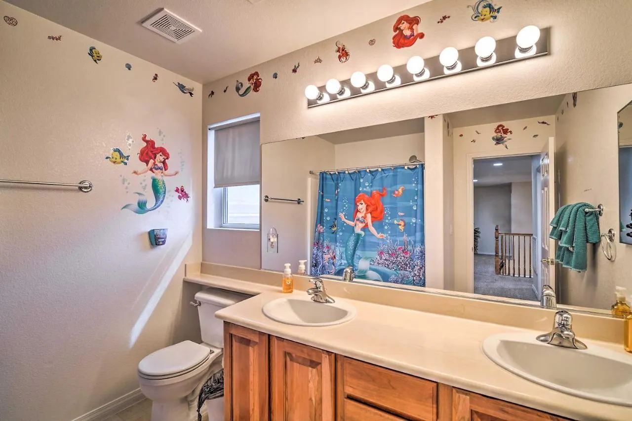 Spacious North Las Vegas Home With Yard 0*,  美国