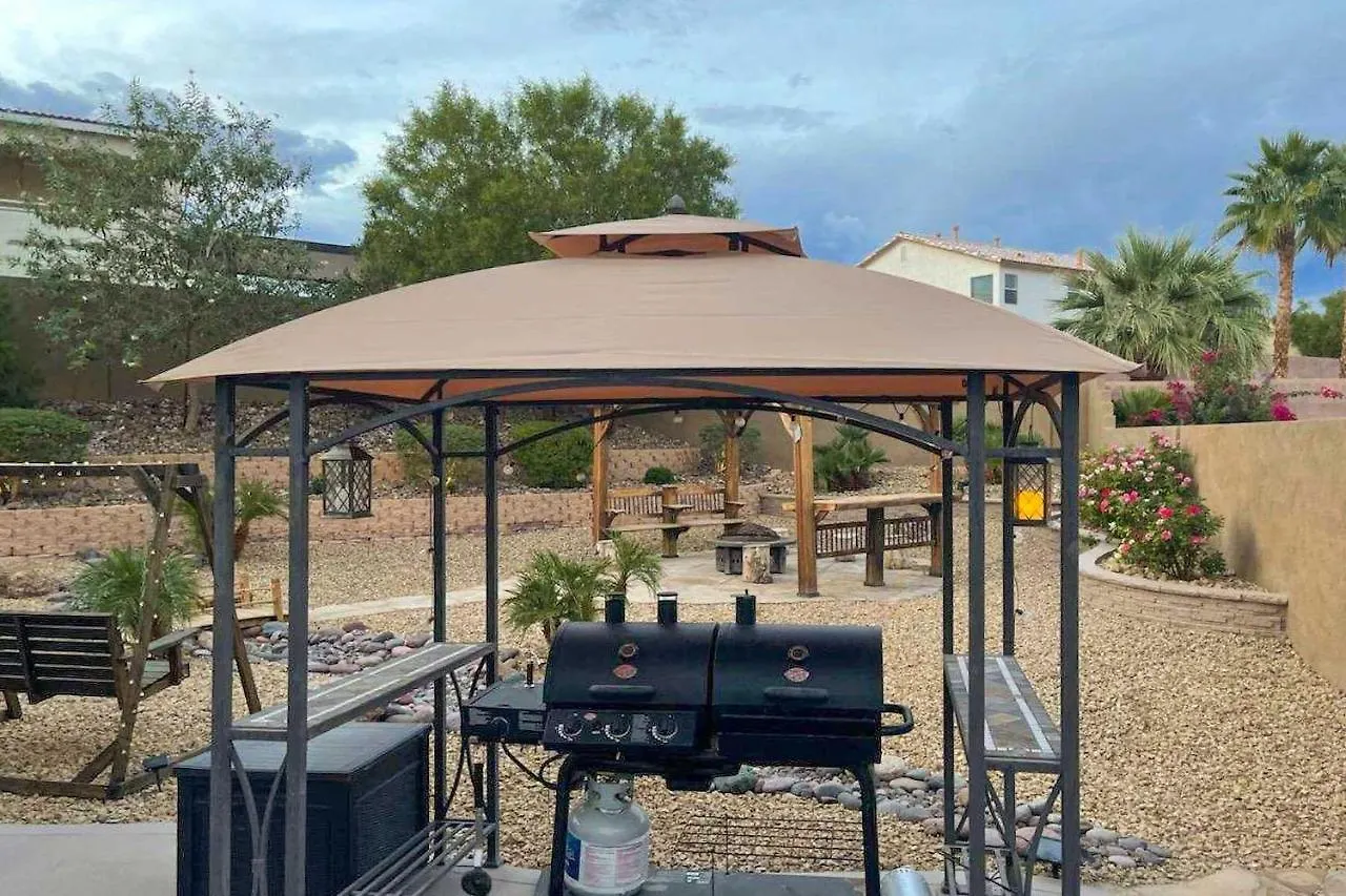 Spacious North Las Vegas Home With Yard