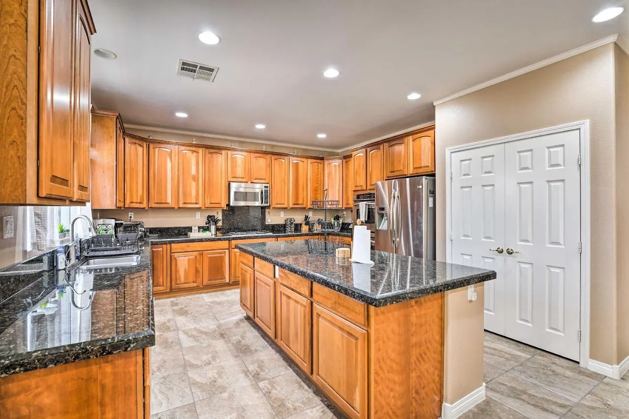 Holiday home Spacious North Las Vegas Home With Yard
